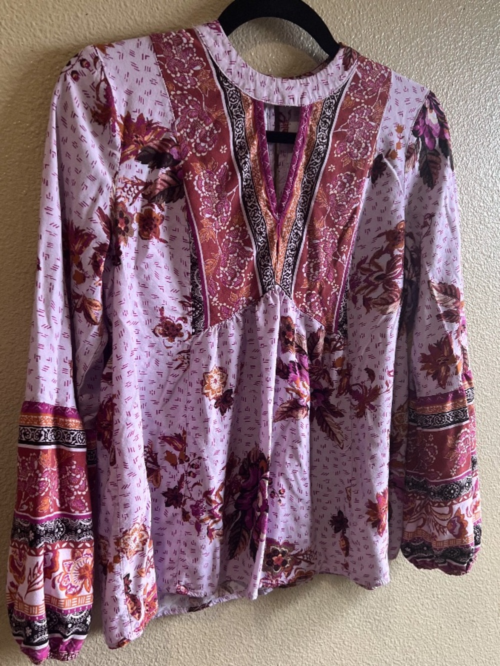 Maurices Pink Floral Boho indie V-Neck Blouse Size Small